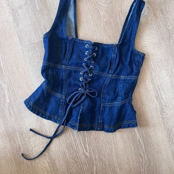 Reformation Dallas Denim Corset x Kacey Musgraves collab - Picture 6 of 8